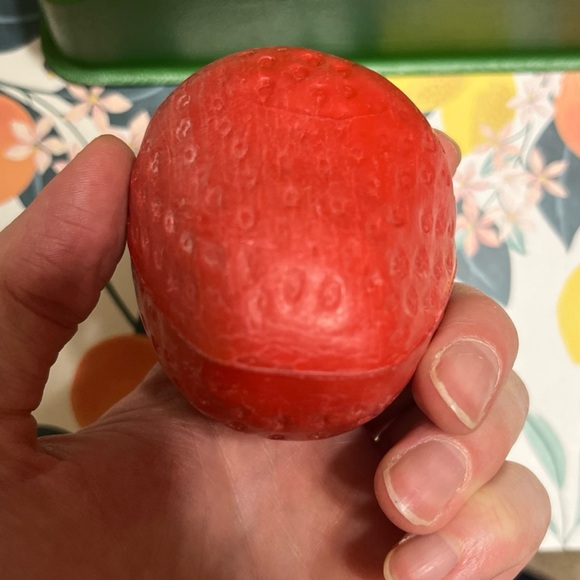 Vintage Avon Strawberry soap and napkin holder set. Gold trim - Picture 9 of 9